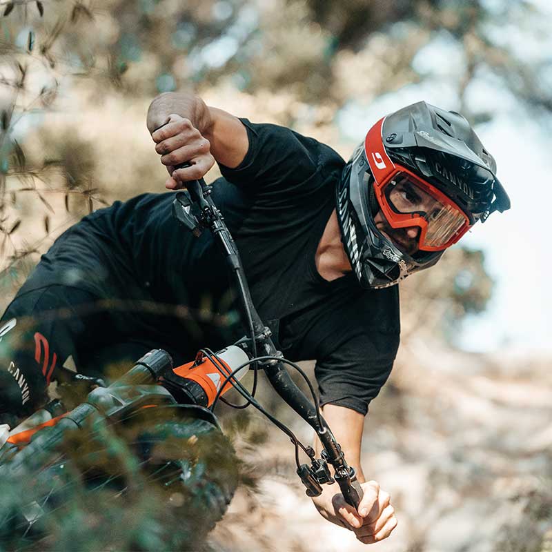 Der Unterschied zwischen Rennradbrillen, Gravelbrillen und Mountainbikebrillen - Spezialspex